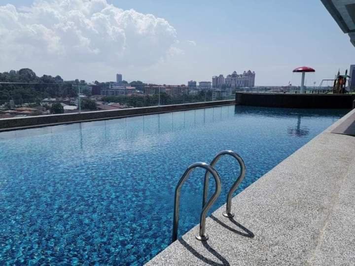 Inadh Suites @ Icon Residence With Pool Kuala Terengganu Esterno foto